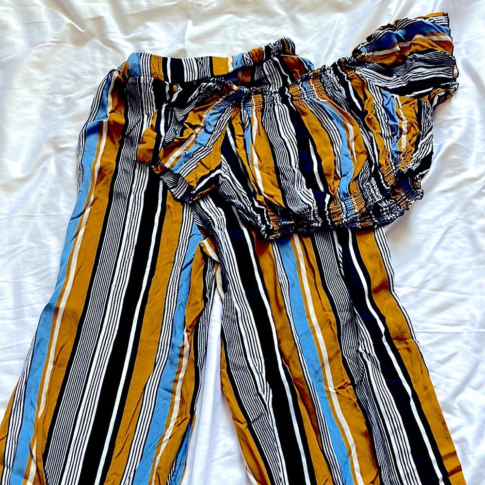 Matching two piece outfit with crop top and pants from H and M.  100% Rayon